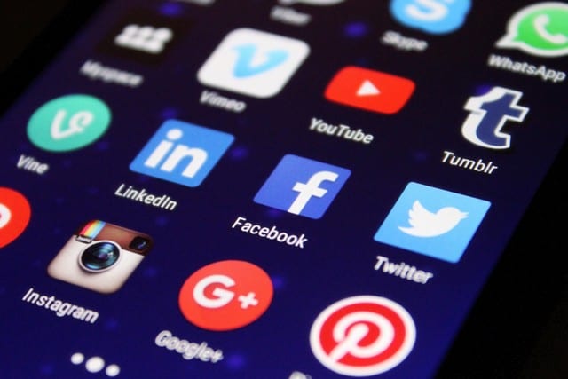 internet - Réseaux sociaux - Mailings